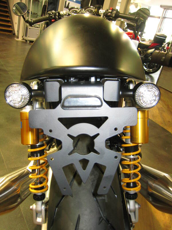 Triumph Thruxton 1200 [ACCESS DESIGN] - arco da roda porta-matrícula preto Triumph Thruxton 1200