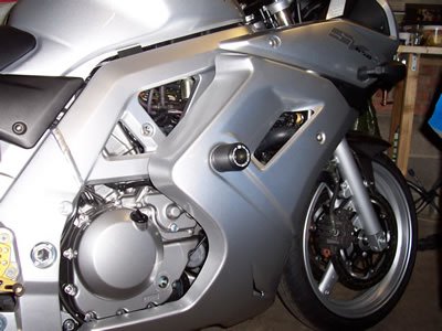 Suzuki SV 650 S ABS [2007-2012] - Aero Crash Protectors (rolamento braço oscilante) Preto Suzuki SV650 Full Faired