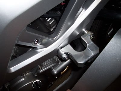 Suzuki SV 650 S ABS [2007-2012] - Aero Crash Protectors (rolamento braço oscilante) Preto Suzuki SV650 Full Faired
