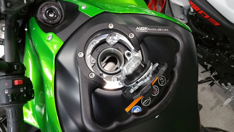 Kawasaki Ninja 400 [A-SIDER] - Alça de tanque Black Edition 4 parafusos preto Kawasaki