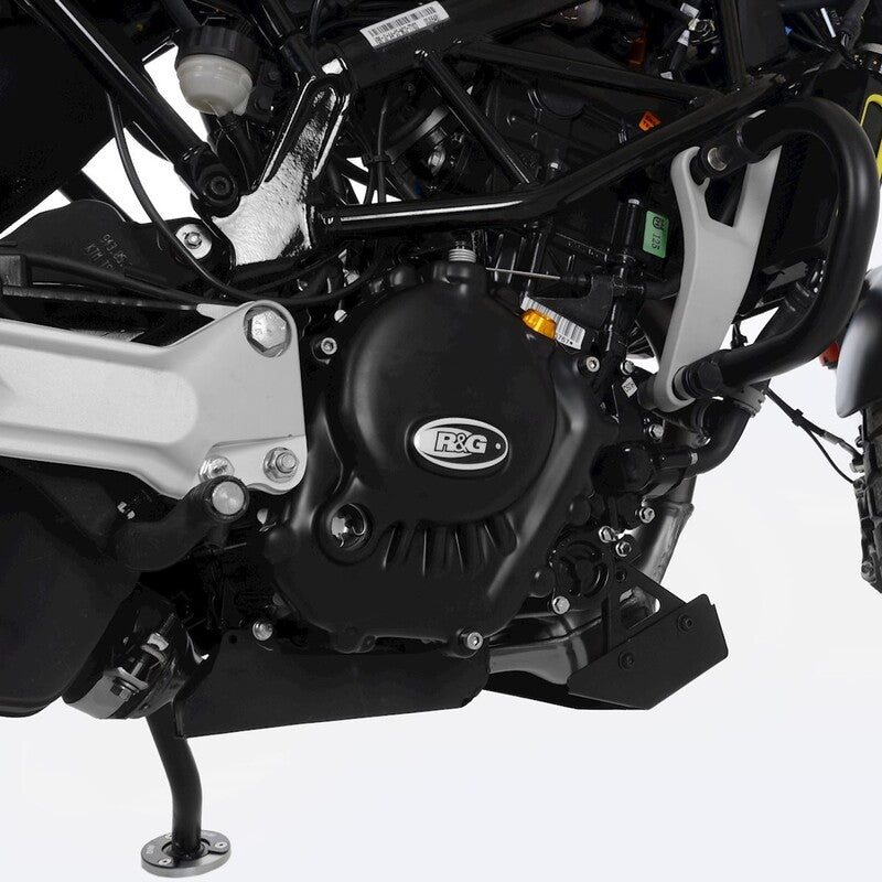 Ktm RC 125 ABS [2022-2026] - Protetor da tampa do cárter direito Race Series (embreagem) - Preto Husqvarna Svartpilen 125
