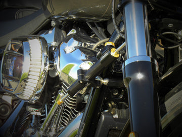 Harley Davidson FXBR(S) BREAKOUT [HYPERPRO] – Lenkungsdämpfer-Montagesatz, Schwarz (MK-HD17-S001-B)