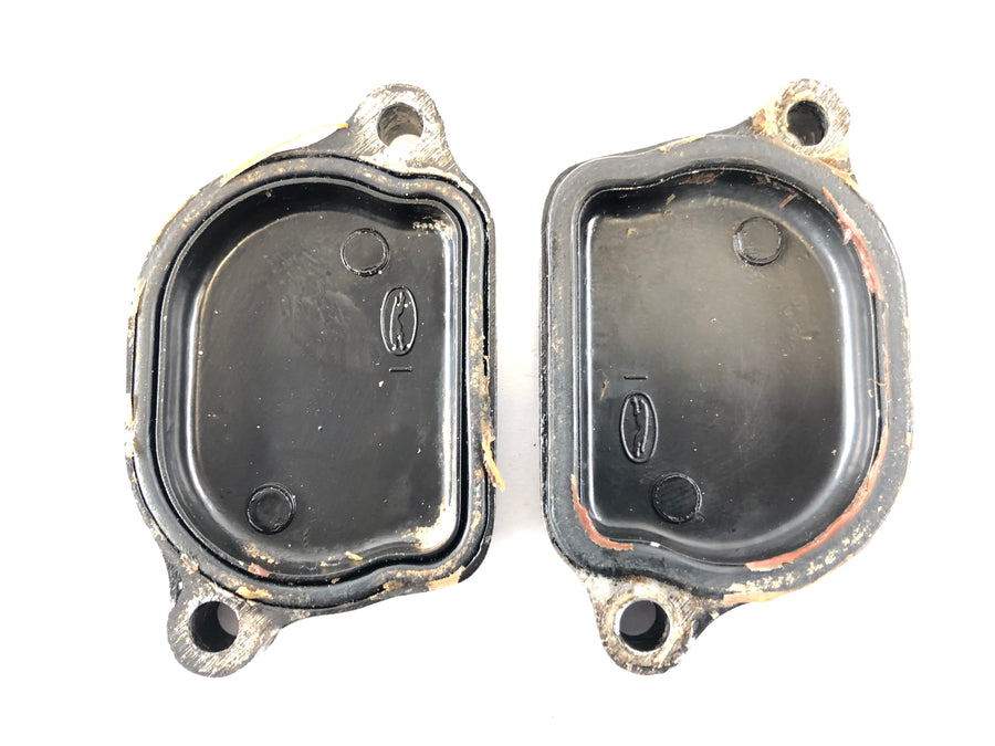 Suzuki DR 250 SJ41A [1982] - Casal do conjunto de tampa da válvula