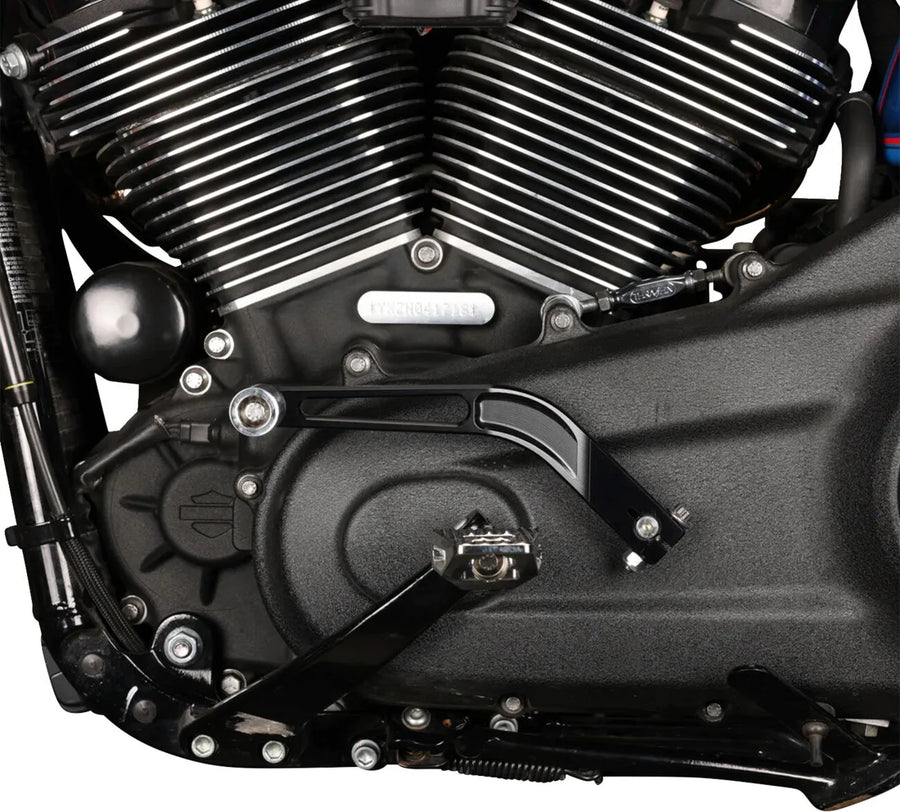Harley Davidson Softail Street Bob FXBB [THRASHIN SUPPLY CO.] – Shifter encurtado