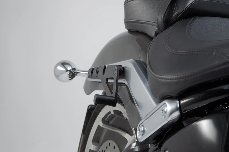 Harley Davidson FLFB [SW-MOTECH] – Suporte lateral SLH