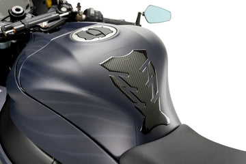 KTM RC 390 [2025] – Proteção desafiadora do tanque – visual de carbono