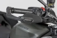 Triumph Daytona 955 [SW-MOTECH] – protetores de alavanca com proteção contra vento