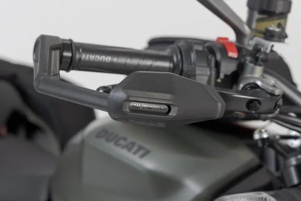 Daytona 660 [SW-MOTECH] – protetores de alavanca com proteção contra vento