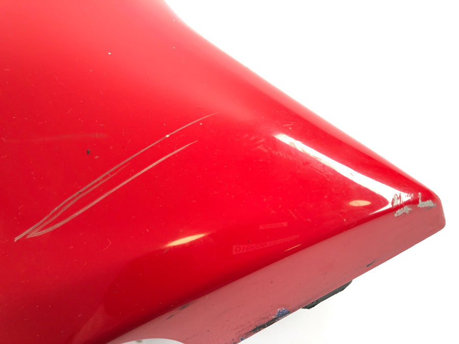 Yamaha Yzf R6 RJ03 [2000] - Parte lateral abaixo do revestimento do lado direito no canto inferior direito