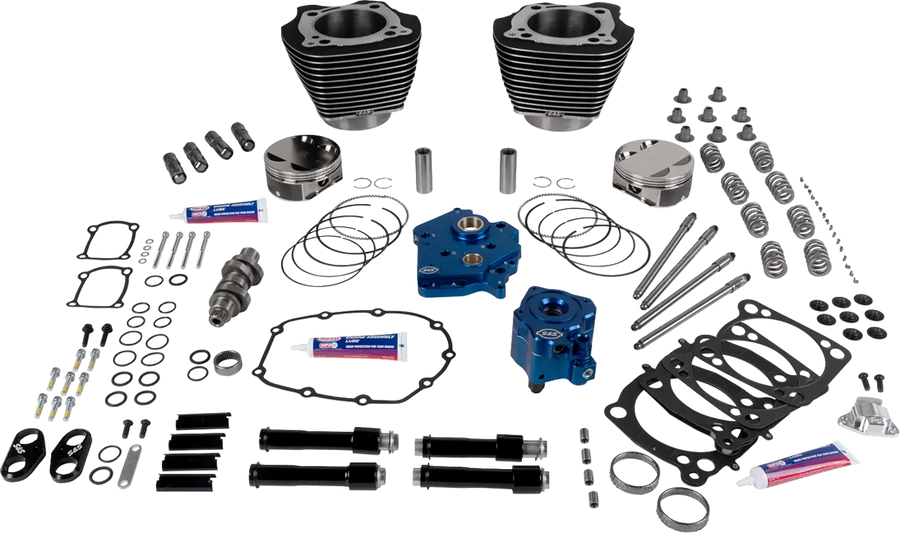 Harley-Davidson FXBB 1923 Softail Street Bob Solo 117 [2026] - 129" Power Package Motorleistungs-Kit – Oberfläche: Schwarz, Hervorgehobene Lamellen – Merkmal: Schwarze Stößelstangenrohre – Bild 1