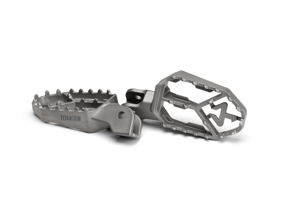 BMW R 1300 GS ADVENTURE [2024-2025] - Conjunto de apoios para os pés Adventure (titânio)