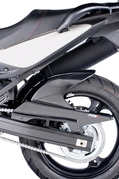 SUZUKI DL 650 XT V-STROM EXPLORER [2025] - Tampa da roda traseira | Aparência de carbono | PUIG 4710C