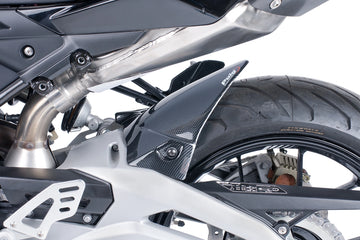 TRIUMPH BONNEVILLE T 120 PRETO [2025] - Tampa da roda traseira | Aparência de carbono | PUIG 4902C