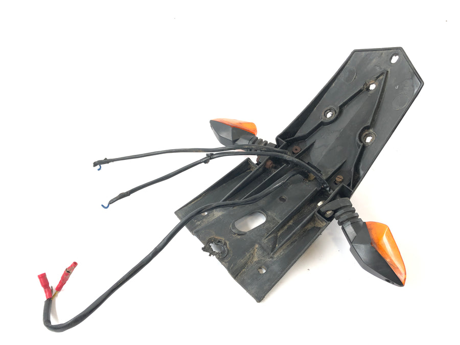 Beta RR 125 [2018] - titular da placa com luz traseira e indicadores