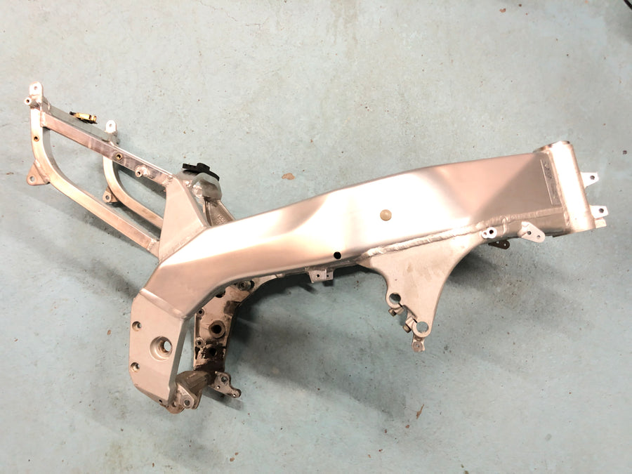 Yamaha YZF 750 R 4HN [1995] - quadro com papéis