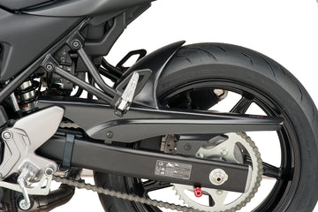 TRIUMPH BONNEVILLE T 120 PRETO [2025] - Tampa da roda traseira | Aparência de carbono | PUIG5019C
