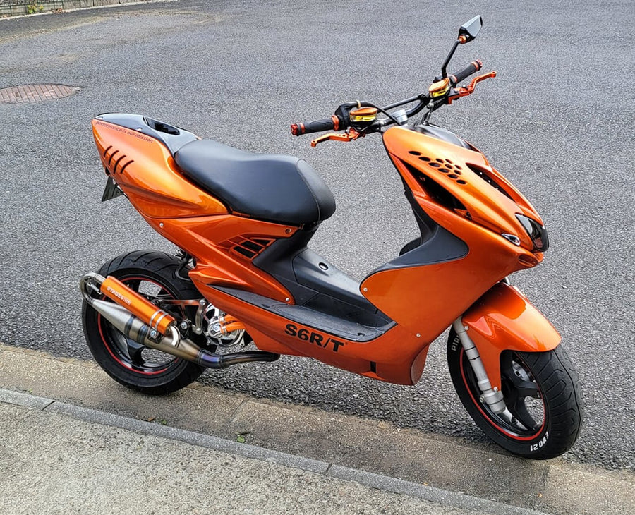 Aprilia SR Netscaper 50 2T LC - Escape Pro Réplica MK2 Laranja