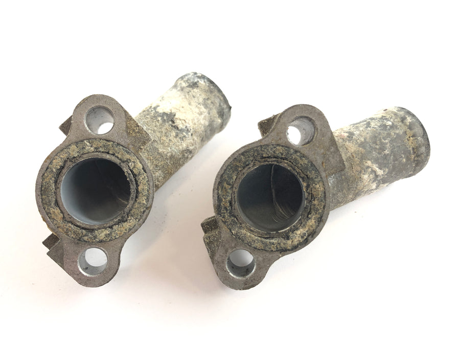 Honda Varadero XL 1000 SD02 [2002] - Flange do líquido de arrefecimento na cabeça do cilindro
