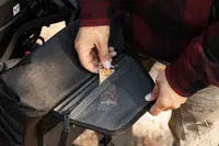 Triumph Scrambler 400 [SW-MOTECH] – Bolsa lateral V-LOC Legend Gear (16 litros)