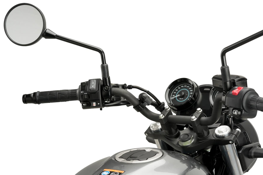 KTM RC 390 [2025] – tomada de carregamento – preta