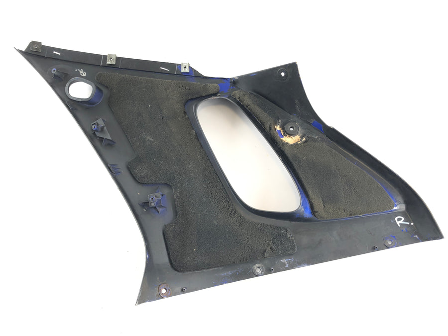Yamaha Yzf R6 RJ03 [2000] - revestimento lateral no canto superior direito
