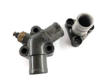 Ducati 888 Strada [1993] - Flange de água de resfriamento da tampa do motor Cilindro em pé - 0