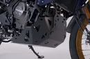 Suzuki V-Strom 800 DE [2023-2026] - barra de proteção do motor preta – foto 10