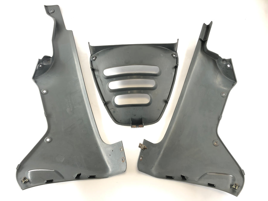 Honda ST 1100 SC26 Pan European [1990] - revestimento de quilha de revestimento abaixo do conjunto