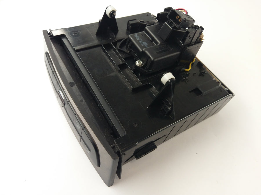 Mercedes Benz E 280 CDI [W211] - aquecimento do assento do painel de controle do CD player