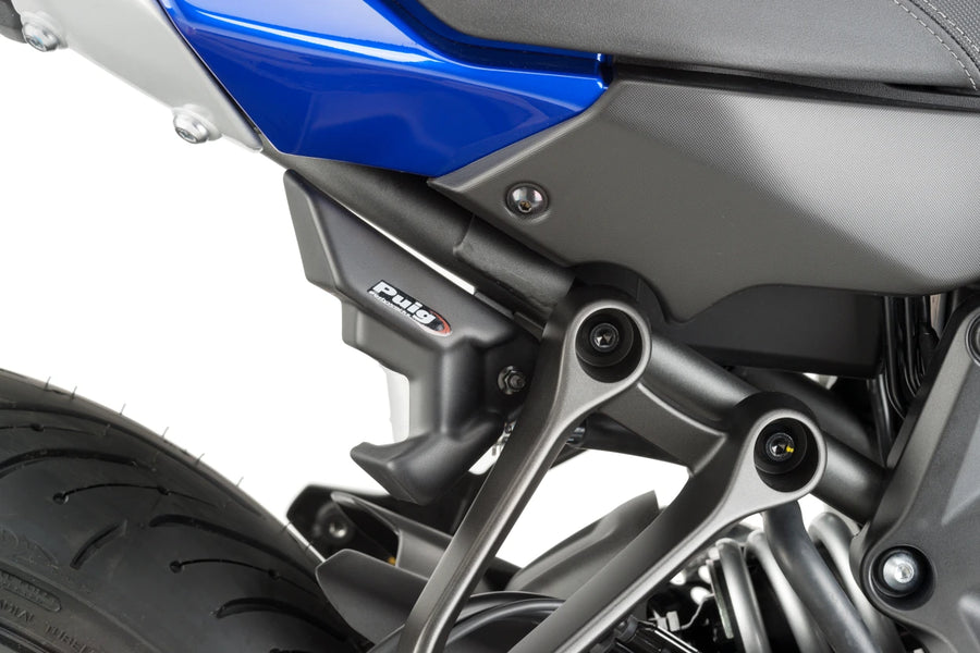 YAMAHA TRACER 7 GT [2025] – Tampa do reservatório do freio traseiro – Visual carbono