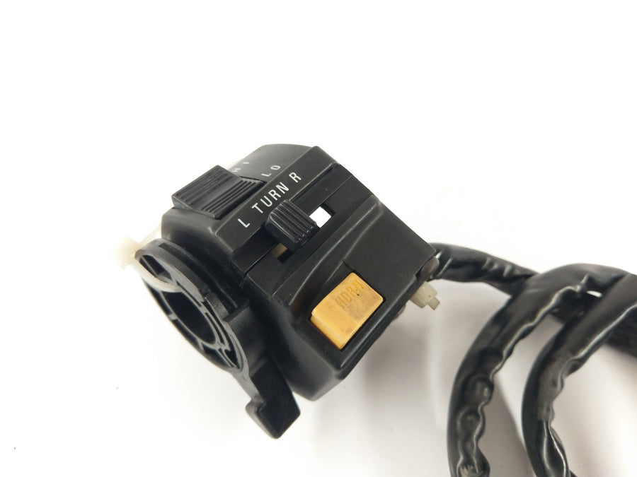 Suzuki GSXR 1100 GV73A [1992] - interruptor do guidão nos acessórios do guidão esquerdo