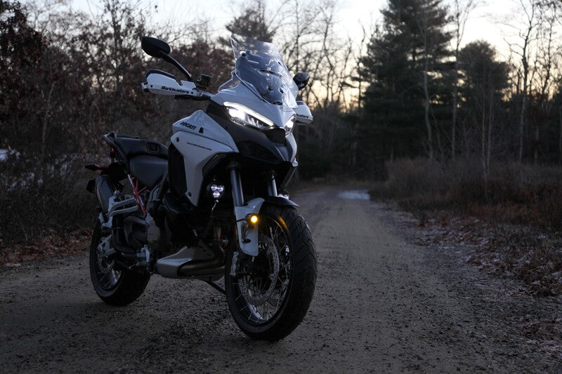 Ducati Multistrada V4 [DENALI] - Suporte superior da luz de condução