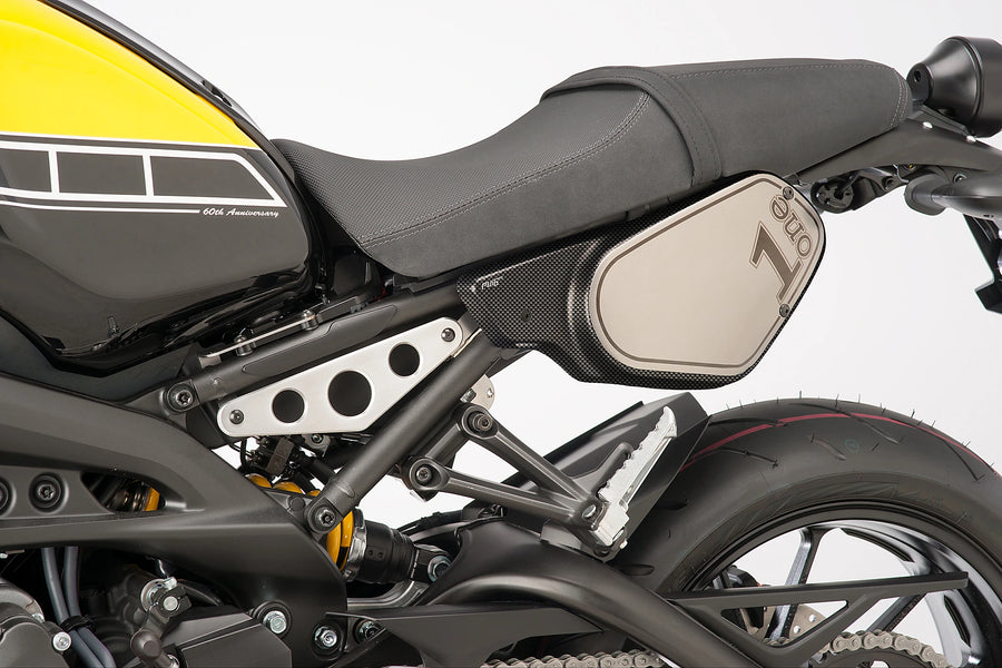 YAMAHA XSR 900 [2019] - Capas laterais retrô | Aparência de carbono | PUIG 8563C