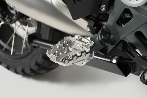 CFMOTO 800 MT-X [2025-2026] - Conjunto de apoios para os pés EVO, versão FRS.10.112.10000 – foto 4