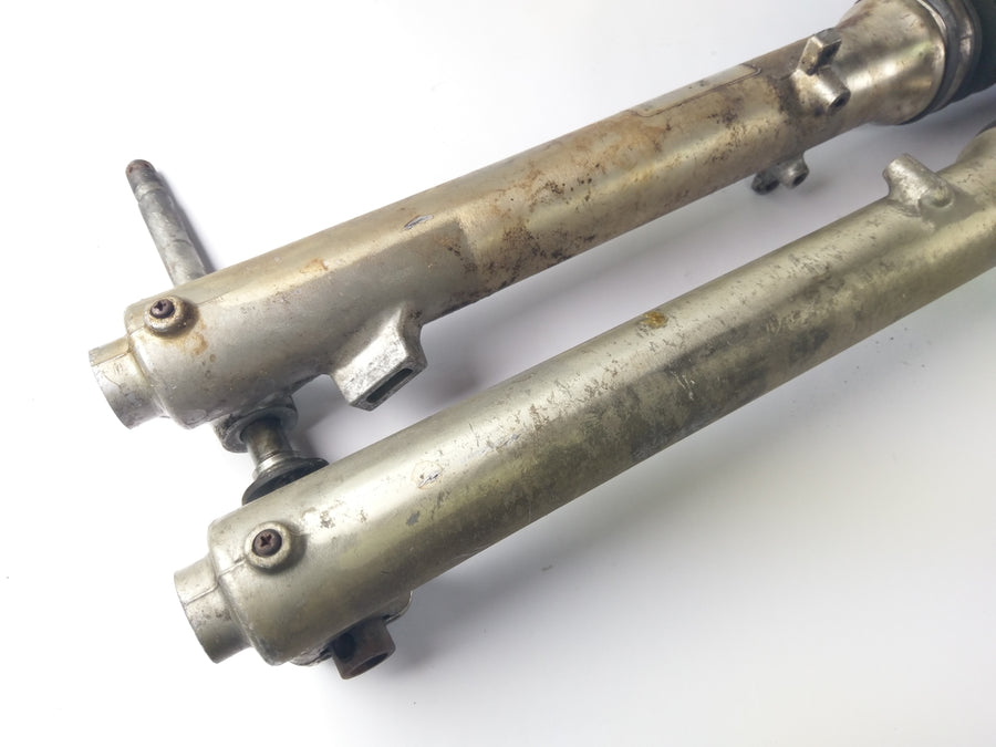 Yamaha XT 550 5Y3 - Front Fork com eixo de roda 35mm