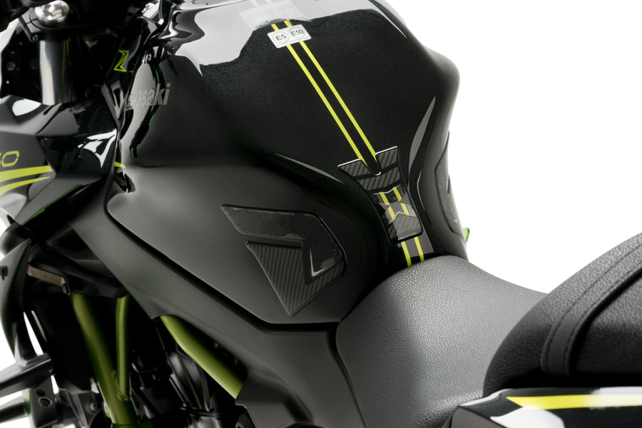 KAWASAKI Z 650 [2025] – Proteção específica do tanque – Visual carbono