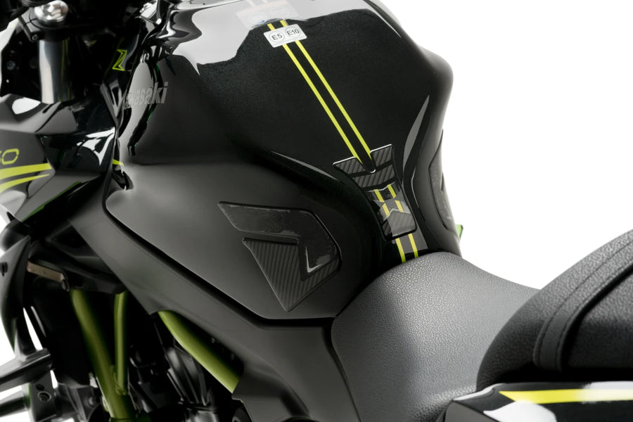 KAWASAKI Z 650 [2025] – Proteção específica do tanque – Visual carbono