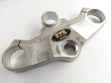 Triumph Daytona 955i T595 [1998] - Ponte do garfo acima - 0