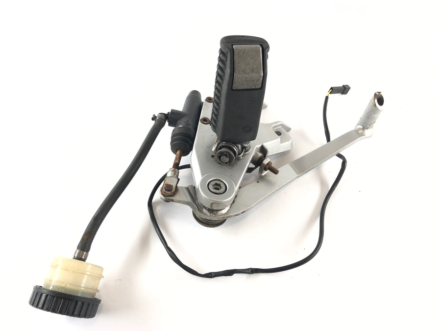 BMW R 1100 R 259 [1995] - Placa Rast no pedal do freio direito e bomba de freio