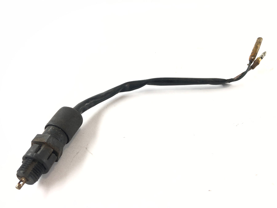 Kawasaki Z 750 E KZ750E [1981] - Interruptor da luz de freio na parte traseira
