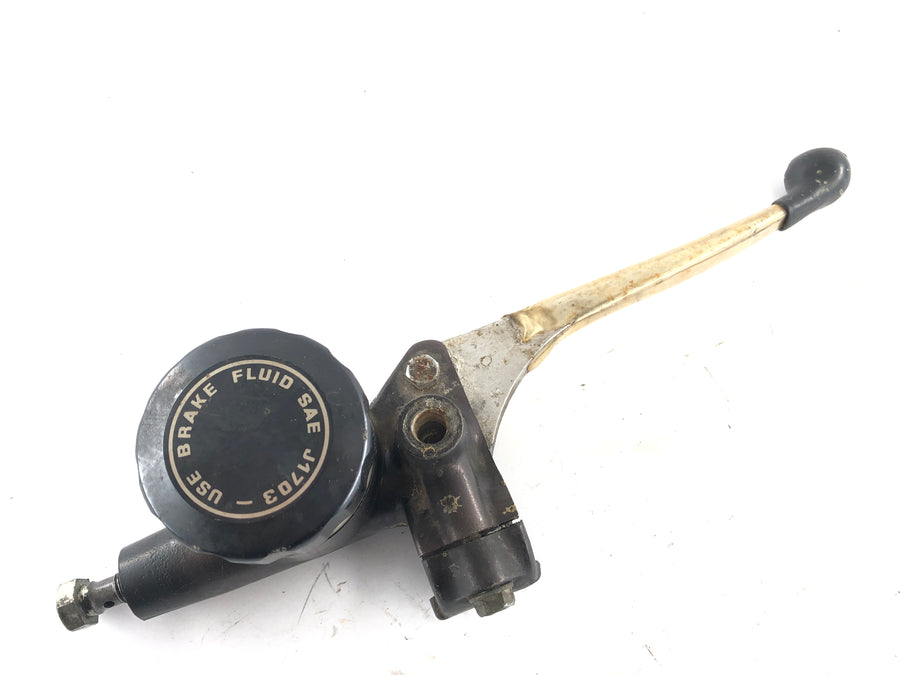 Suzuki T 500 [GT 500] - Bomba de freio na bomba de freio da mão dianteira