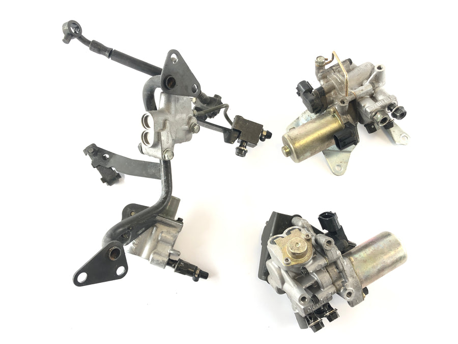 Honda VFR 800 RC46 [2005] - Conjunto de distribuidores de energia de frenagem ABS