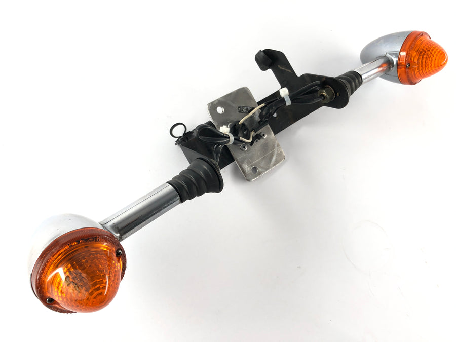 Triumph Thruxton 900 [2004] - Turn Signal na frente com suporte