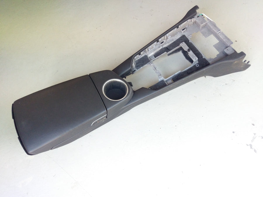 Porsche Panamera Turbo [2010] - Console central no apoio de braço de couro preto da frente