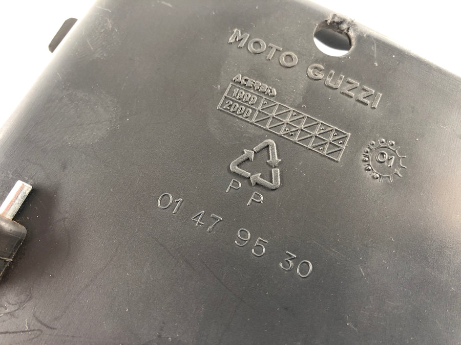 Moto Guzzi V11 [2001] - StaUfach no compartimento da ferramenta traseira