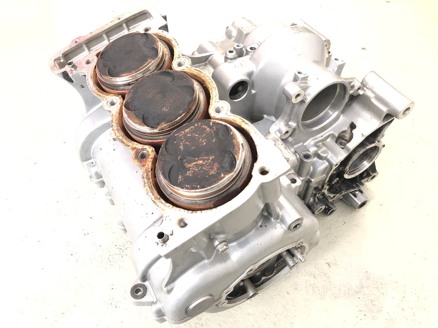 Triumph Sprint 955i RS T695 [2001] - Motor de fuselagem de bloco de motor com pistão