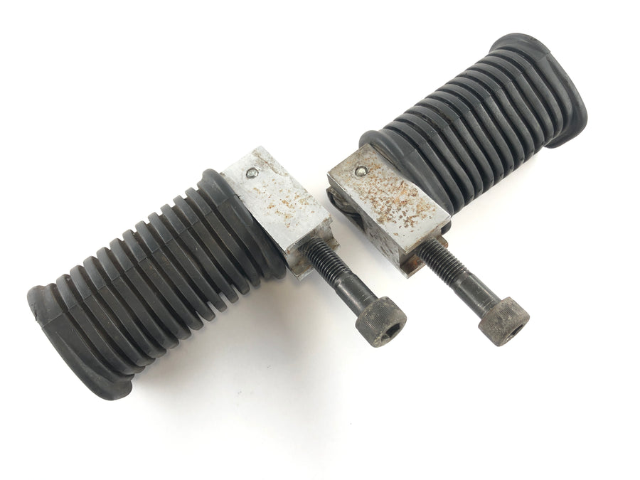 Suzuki LS 650 NP41B [1990] - Par de apoios para os pés do passageiro