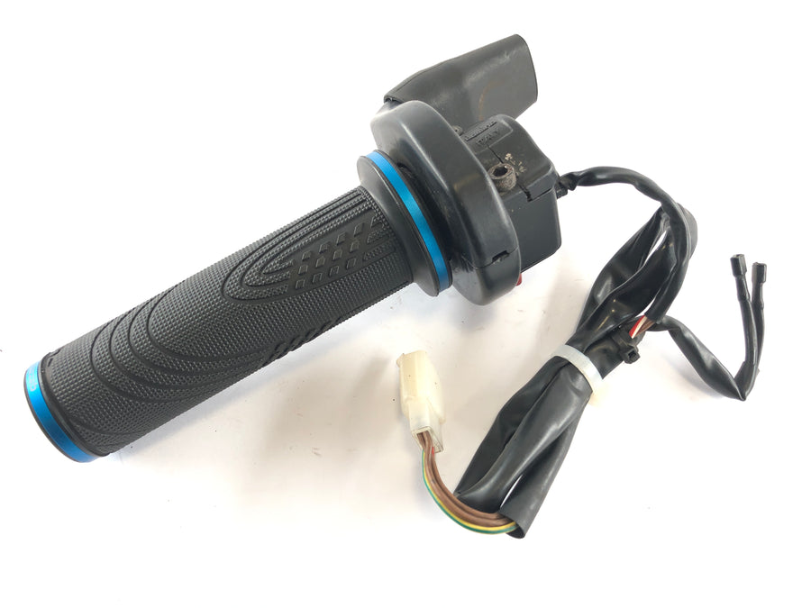 Yamaha TT 600 R DJ01 [2000] - interruptor do guidão à direita com aderência do acelerador