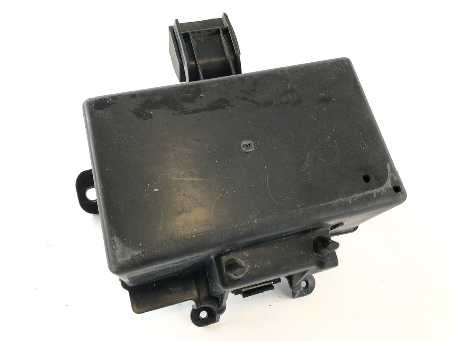 Suzuki Bandit GSF 650 S WVB5 [2005] - Caixa de bateria do compartimento da bateria