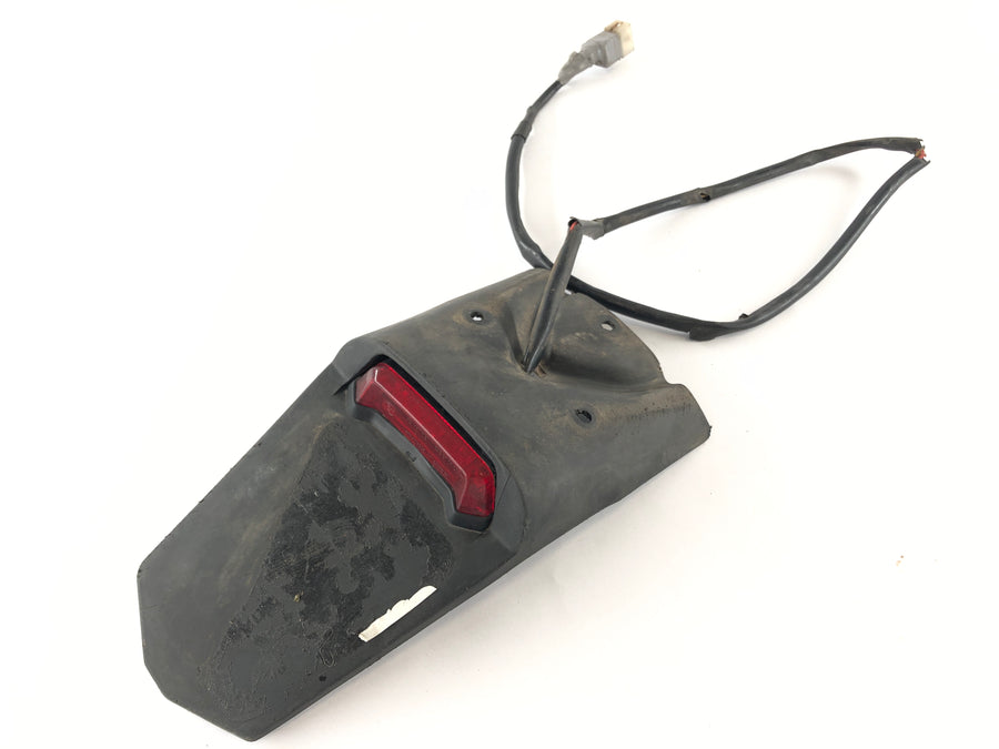 Husqvarna TE 510 [2008] - Proteção de respingos na parte traseira com luz traseira